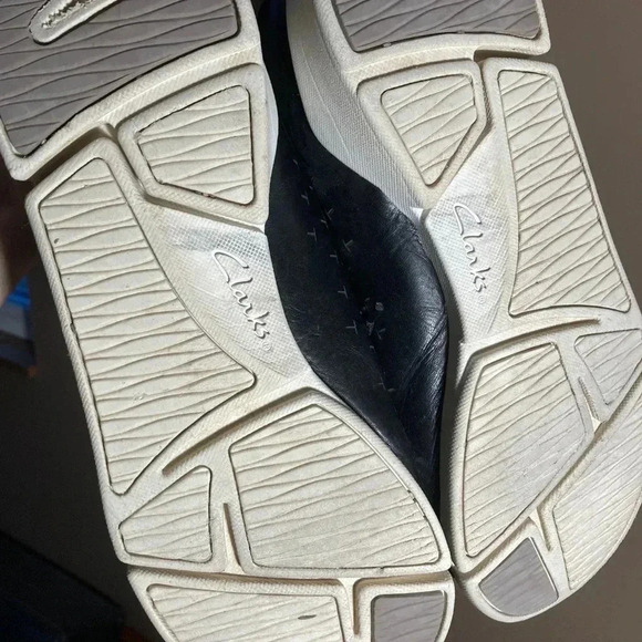 Clarks black leather white sole  platform sneakers - Picture 5 of 7